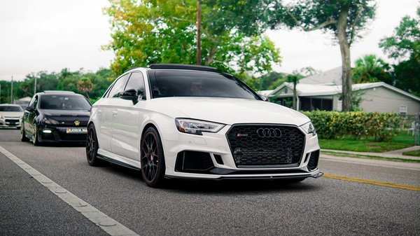 Quali sono i requisiti legali per l'importazione di veicoli usati in Italia?